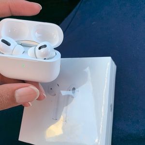 2 AirPods new new new !